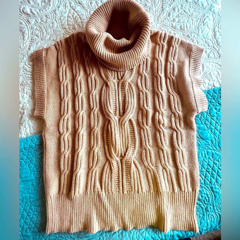 Cowl neck sweater vest NWOT Talbots size M.